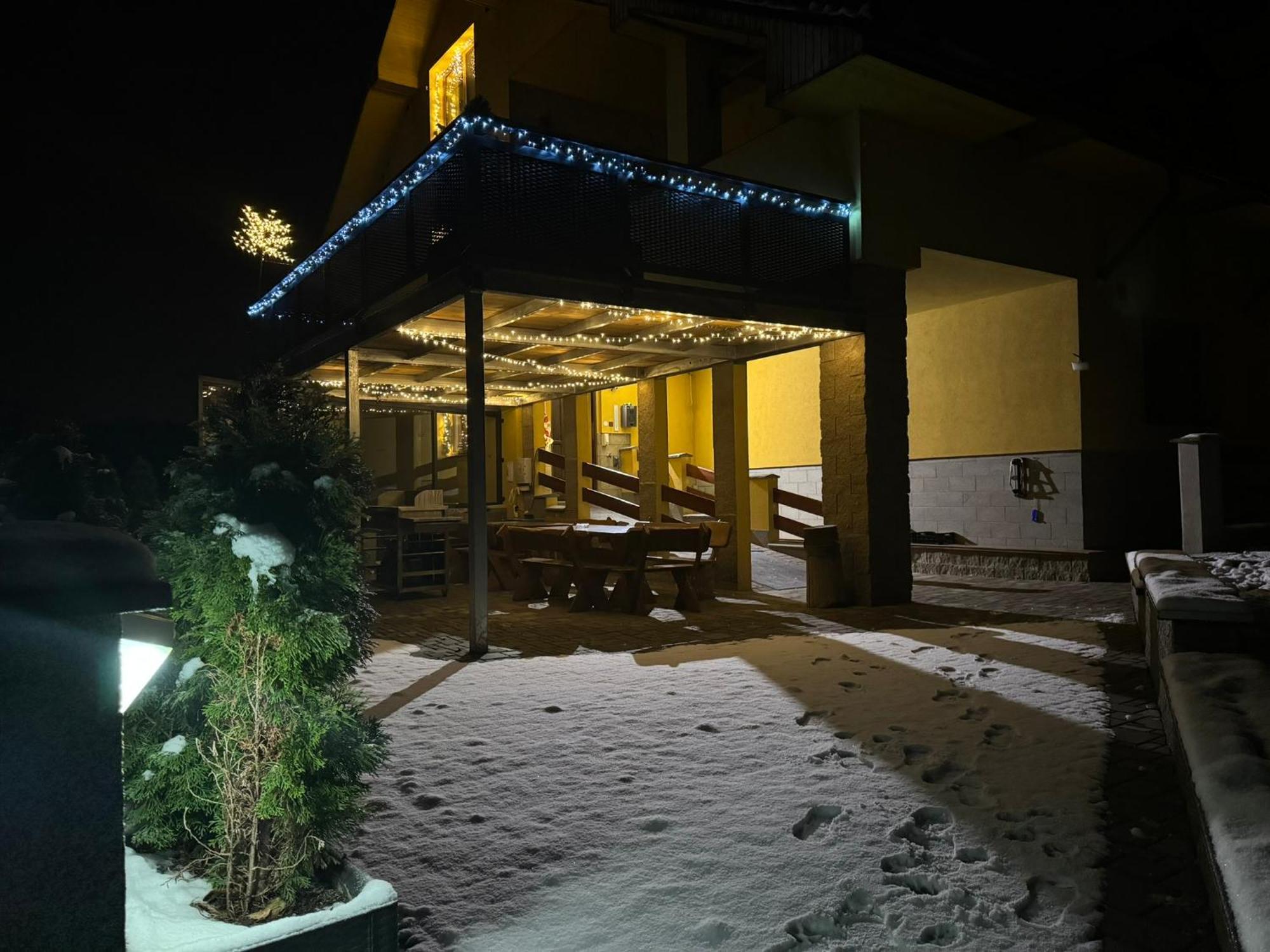 Maxovo Kralovstvi Apartment Rovensko pod Troskami Екстериор снимка